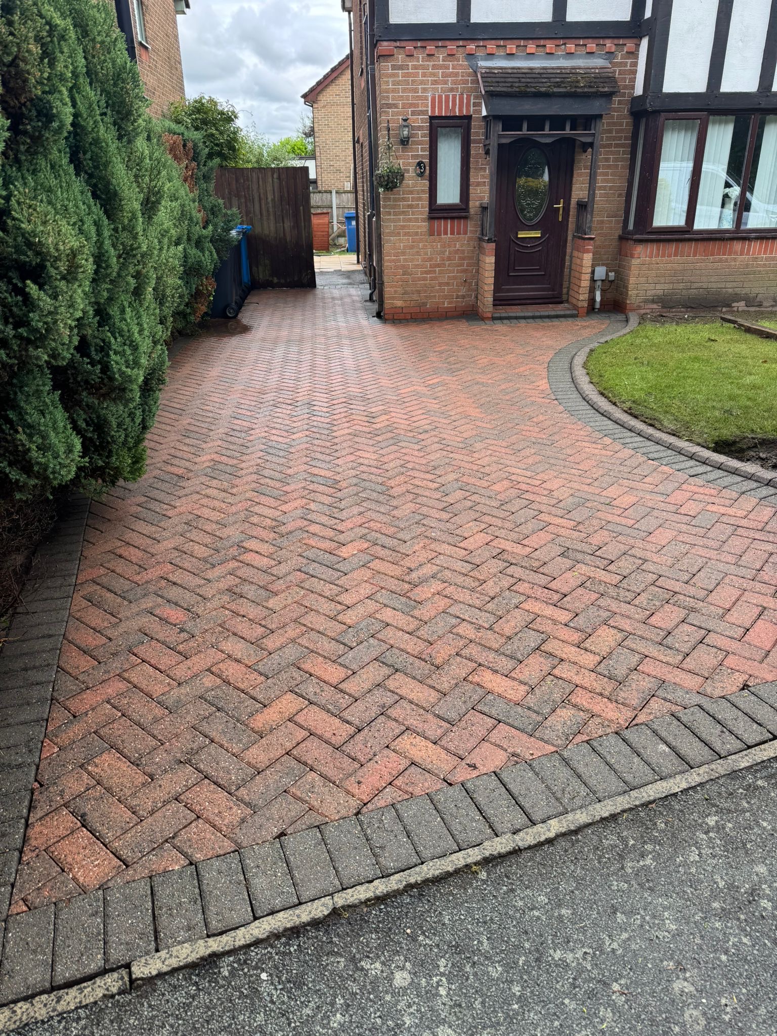 Great Sankey driveway after pressure washing